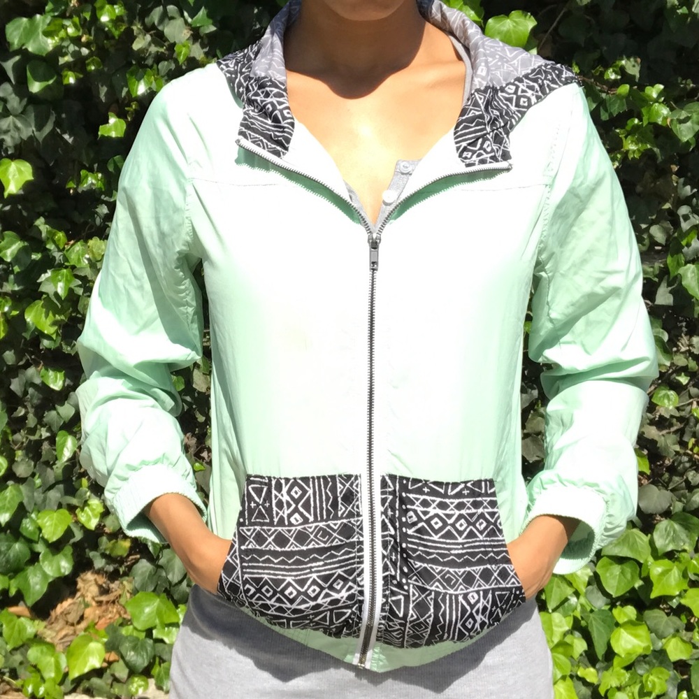 Windbreaker ZIP up hoodie